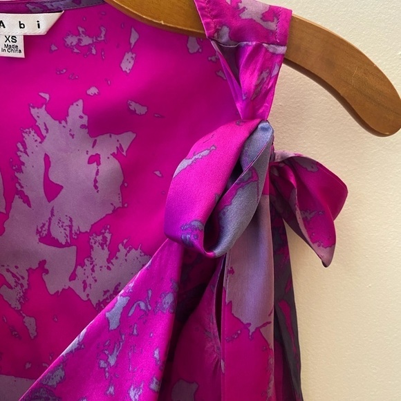 Cabi ‘Fit to Be Dyed’ Silk Magenta and Purple Tie Neck Blouse - Picture 7 of 10